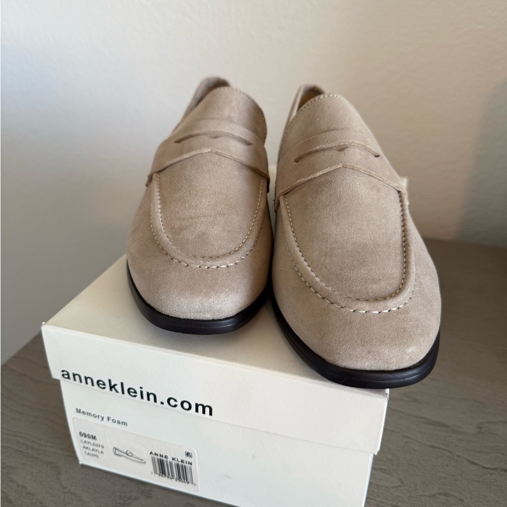Anne Klein Womens Tan Loafers